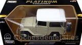 Auto Toyota FJ 40  ( Hard Top )  Beige / White Top 1:24 Motormax