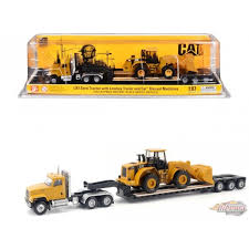 Miniatura Tractor CAT CT681 Day Cab Tract with Lowboy 1.87 Cat DM-84418