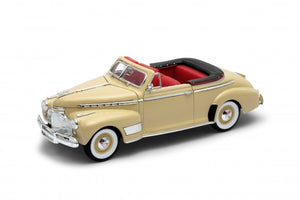 AUTO CHEVROLET DELUXE 1941 CREMA 1:24 WELLY WL- 22411-4D