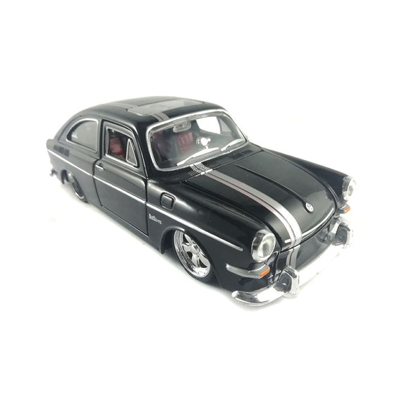 Auto Volkswagen 1600 Fastback - 1:24 1967 2MTO-31307