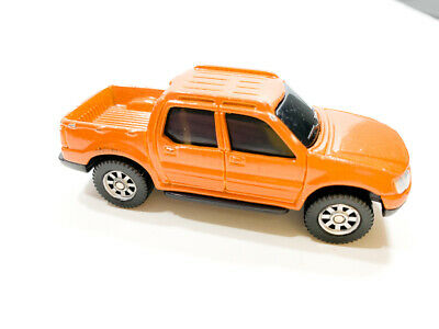 Auto Ford Explorer Sport Trac 1:25 MTO-31991