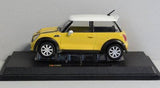 Auto 1:24 MINI COOPER S BGO-18-22124